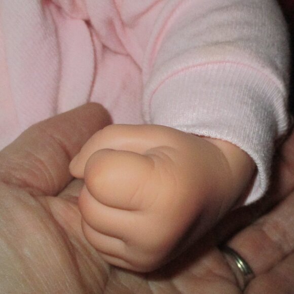 Lee Middleton 1994 life like sleeping doll reborn realistic - Picture 4 of 9